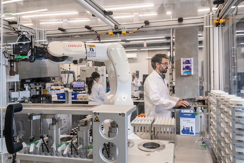 Social sharing card for Liverpool secures €4.4m to train the next generation of materials innovators