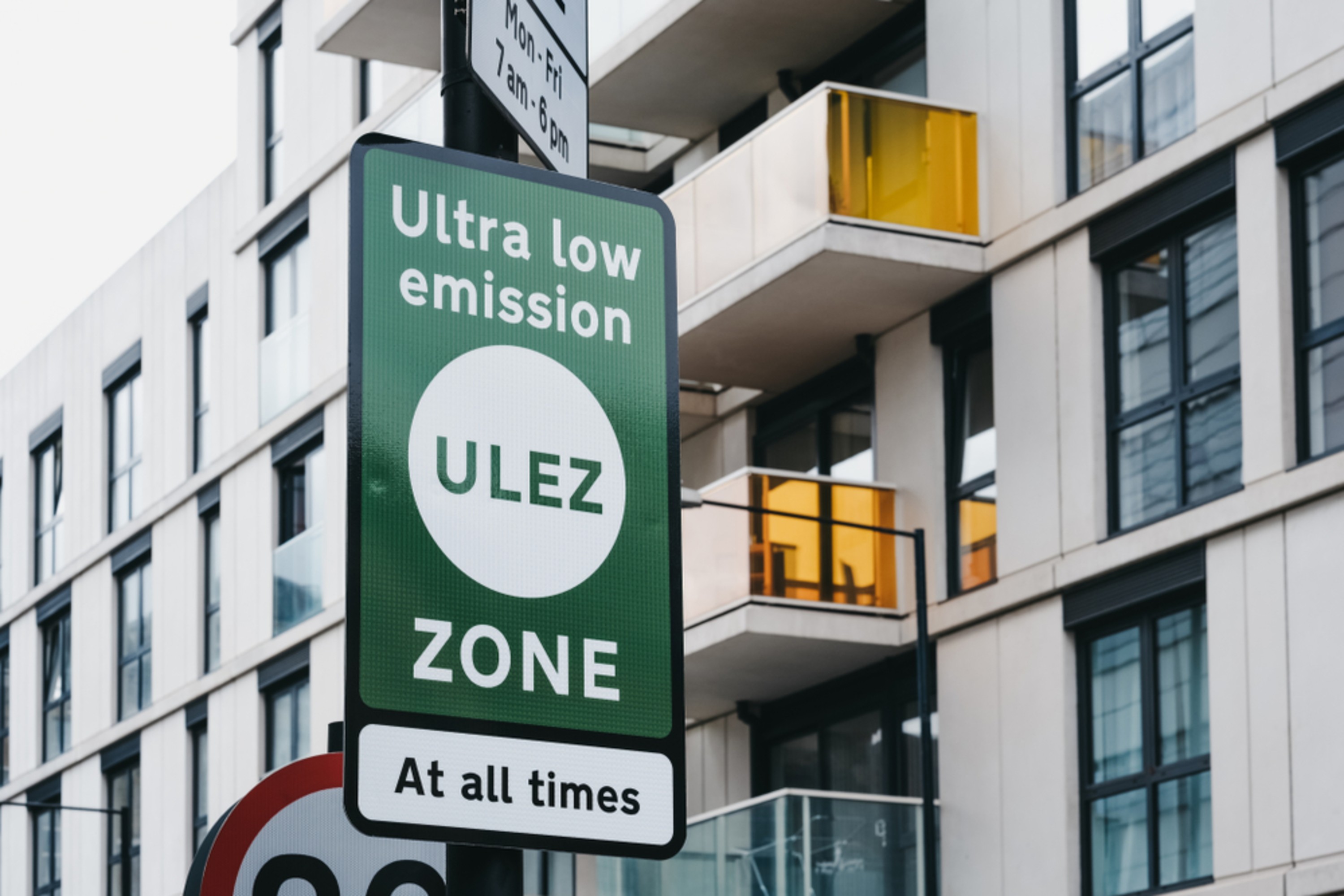 Social sharing card for Cleaner London air linked with children’s lung growth catching up after ULEZ