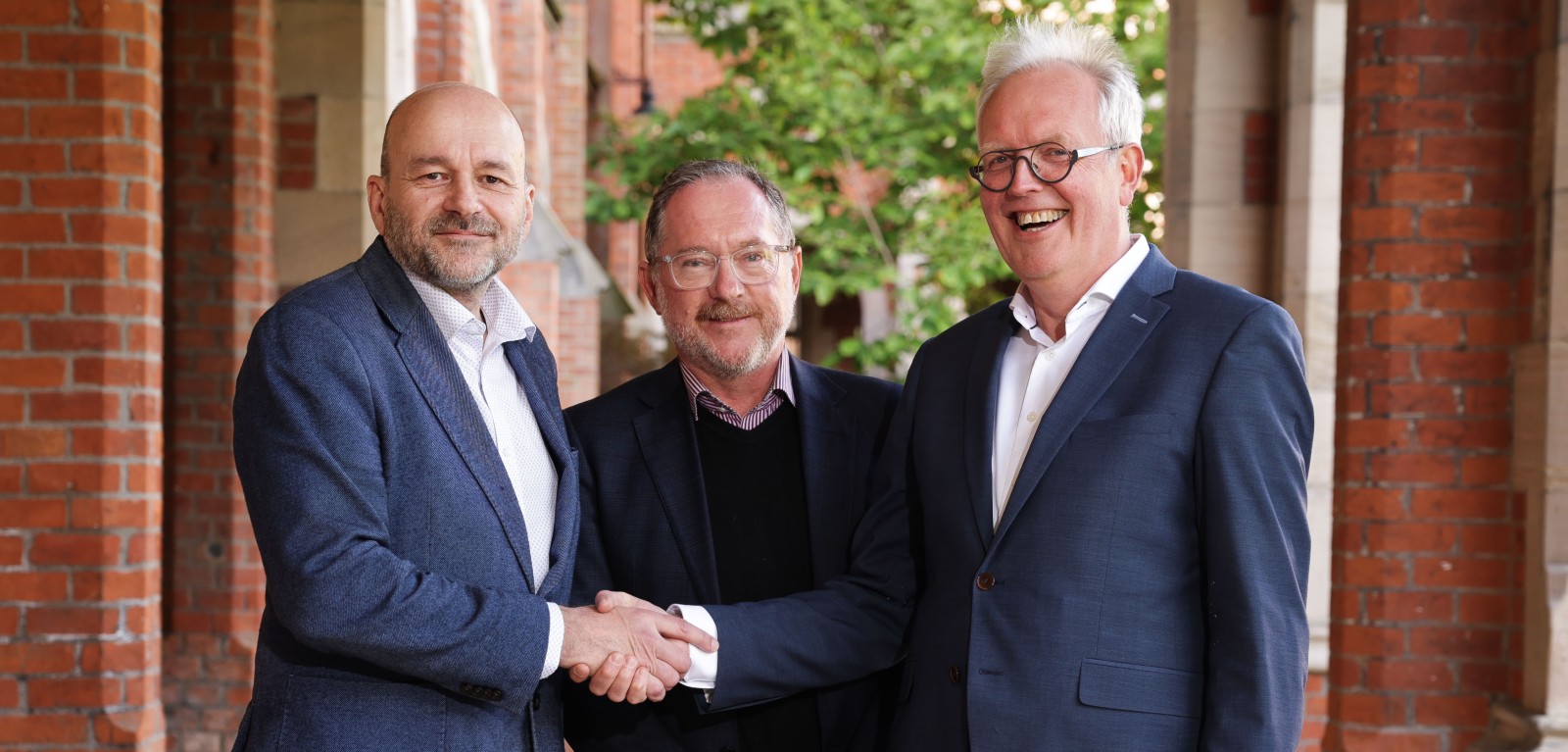 Social sharing card for Queen’s Belfast and Rolls-Royce expand aerospace research partnership
