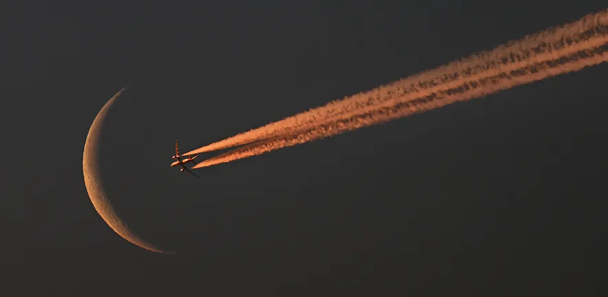 Social sharing card for UK flight trial will test whether tiny route changes can cut warming contrails